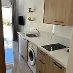 Athina 15 * פאפוס