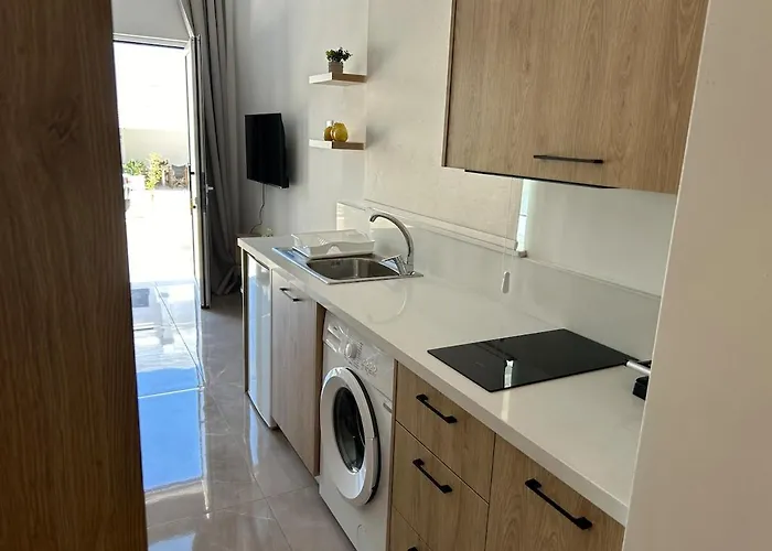 Athina 15 * Πάφος